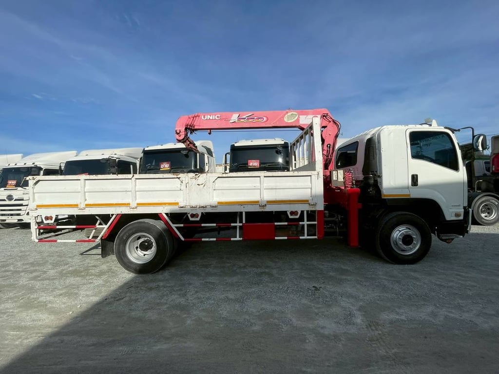 หกล้อเครน ISUZU FTR 240แรง ปี 2557 (0947) หกล้อเครน ISUZU FTR 240แรง ปี 2557 (0947)