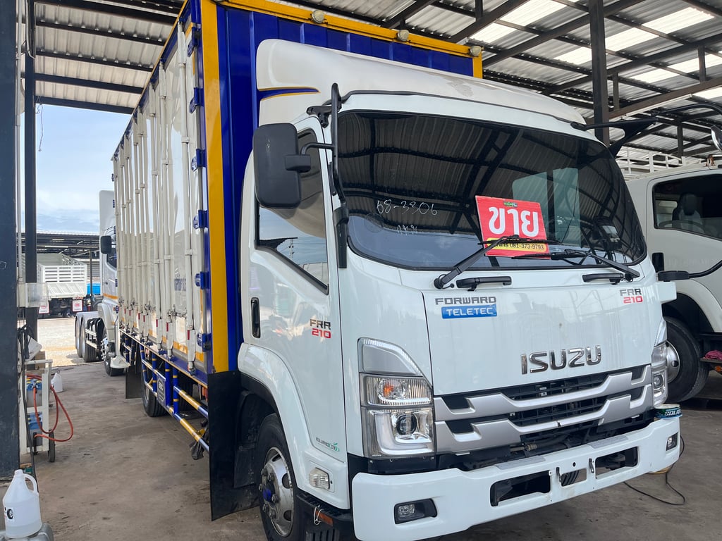 หกล้อตู้สิบบาน ISUZU FRR 210 แรง ปี 2565 (3306)