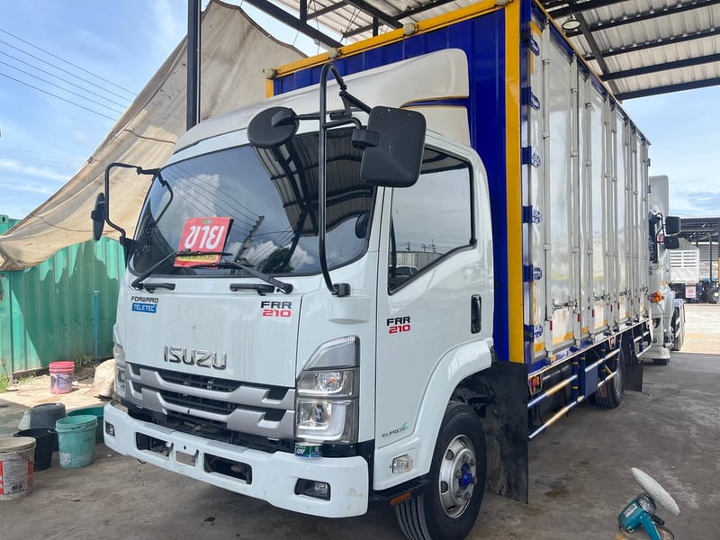 หกล้อตู้สิบบาน ISUZU FRR 210 แรง ปี 2565 (3306)