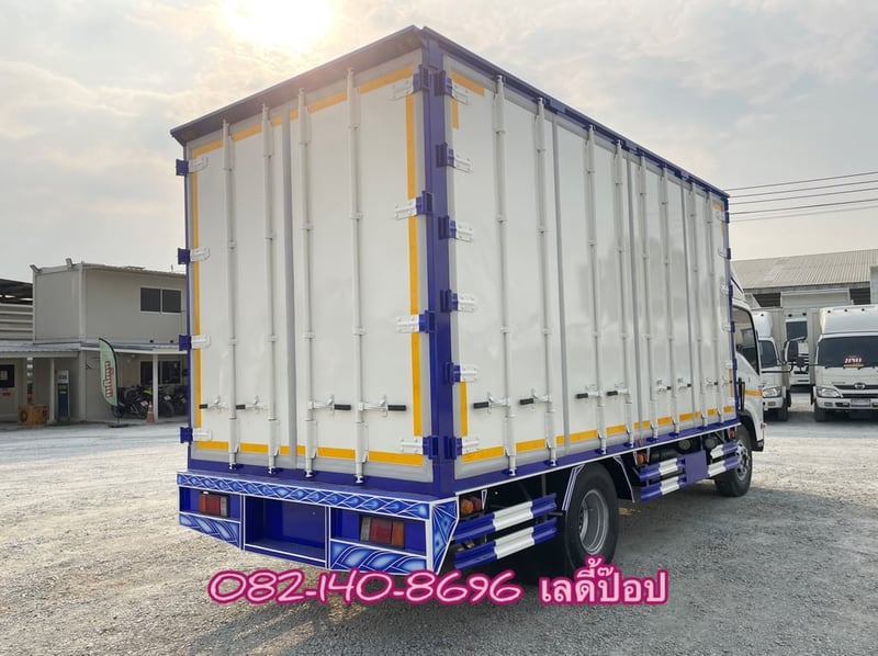 หกล้อตู้สิบบาน ISUZU NPR  150แรง ปี 2565 (5464)