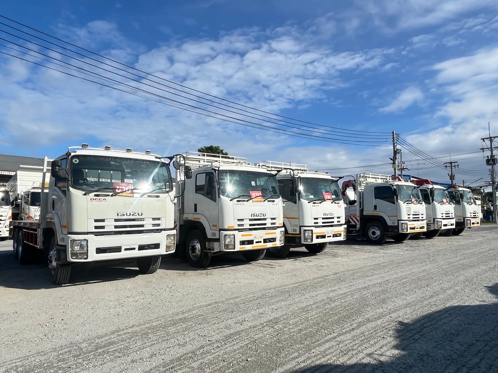 ISUZU FVZ 300แรงม้า รถบรรทุก 10ล้อ พื้นเรียบ ปี2014