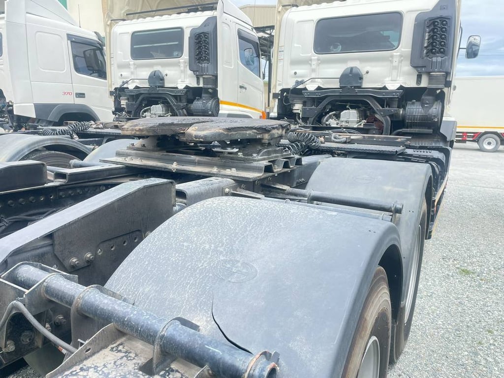 หัวลาก HINO FM2P 380แรง ปี 2565 (9228) หัวลาก HINO FM2P 380แรง ปี 2565 (9228)