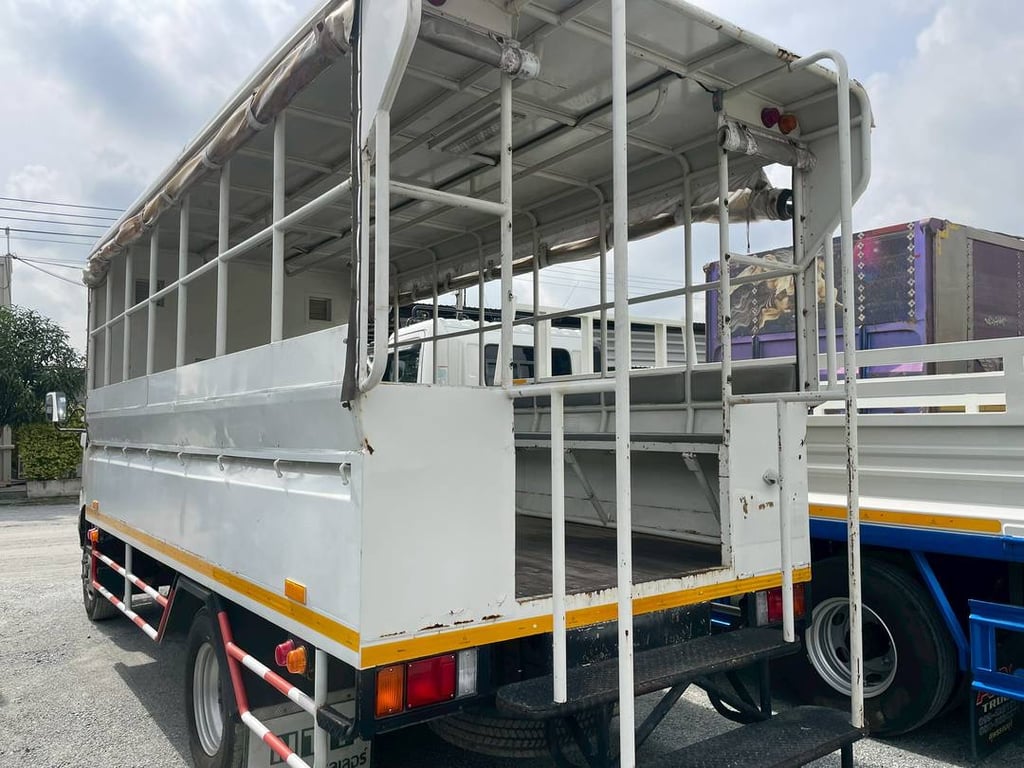  หกล้อโดยสาร HINO XZU 150 แรง ปี 2557 (0756)