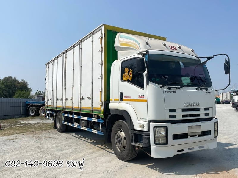หกล้อตู้สิบบาน ISUZU FTR 240 แรง ปี 2559 (3447)