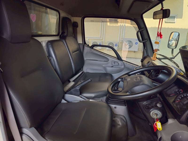 สี่ล้อตู้ HINO XZU 136แรง ปี 2567 (9713)