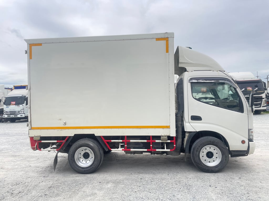 สี่ล้อตู้จัมโบ้ HINO xzu 136 ปี 2561 (4583) สี่ล้อตู้จัมโบ้ HINO xzu 136 ปี 2561 (4583)