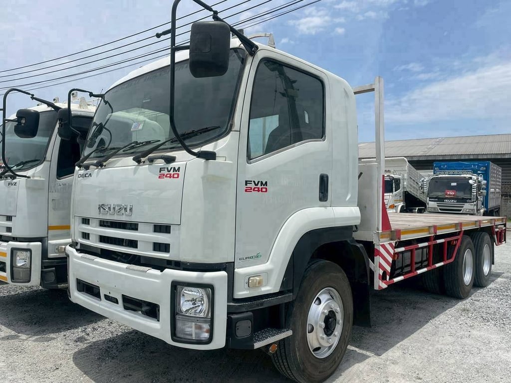 สิบล้อพื้นเรียบ ISUZU FVM 240แรง ปี 2555 (5844)