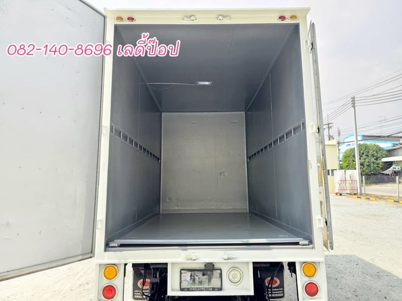 สี่ล้อตู้จัมโบ้มีลิฟท์ท้าย ISUZU NLR 130แรง ปี 64 (3578)