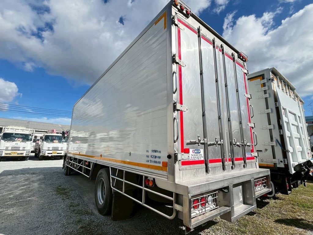 หกล้อตู้เย็น HINO FG8J 240แรง ปี 66 (4212) 