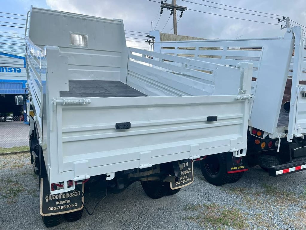 หกล้อดั้มพ์ ISUZU FRR 210แรง ปี 65 (1030) 