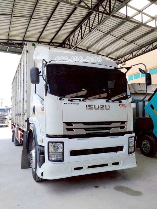 ล้อตู้สิบบาน ISUZU FTR 240 แรง ปี 2561(0510)