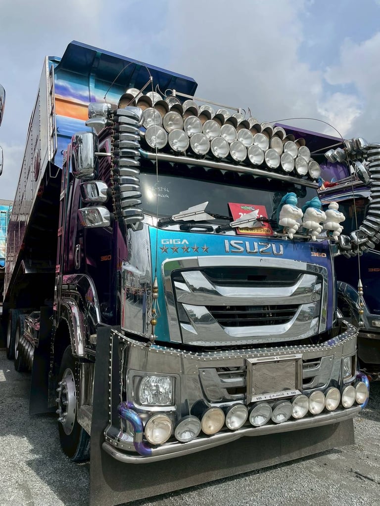 สิบล้อดั้มพ์ ISUZU FXZ 360 แรง ปี 2566 (5236,5237)