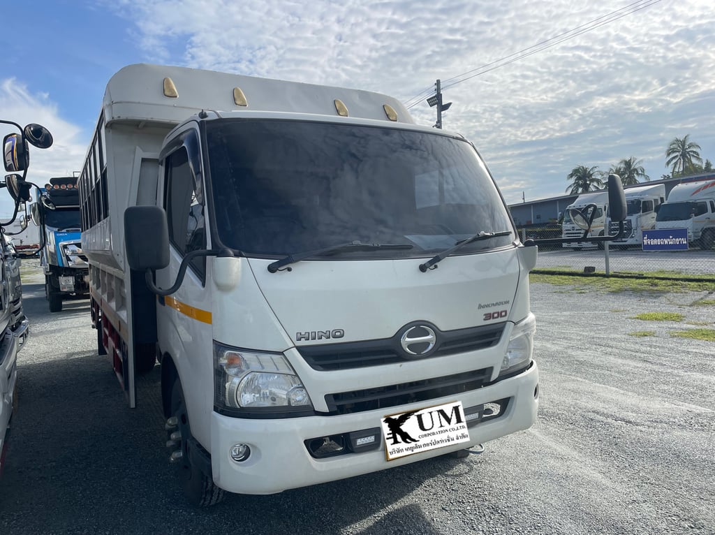 หกล้อโดยสาร HINO XZU 150 แรง ปี 2566 (2429) หกล้อโดยสาร HINO XZU 150 แรง ปี 2566 (2429)