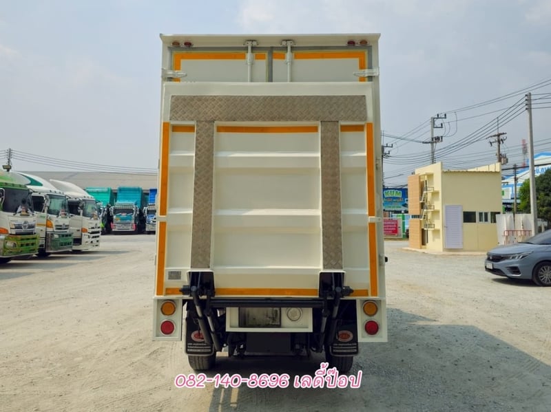 สี่ล้อตู้จัมโบ้มีลิฟท์ท้าย ISUZU NLR 130แรง ปี 64 (3578) สี่ล้อตู้จัมโบ้มีลิฟท์ท้าย ISUZU NLR 130แรง ปี 64 (3578)