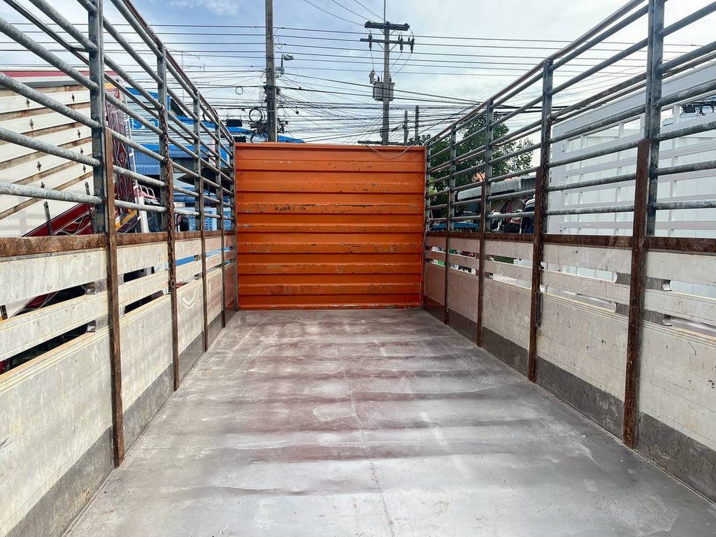 หกล้อคอกสูง ISUZU FRR 210แรง ปี 63 (3563)