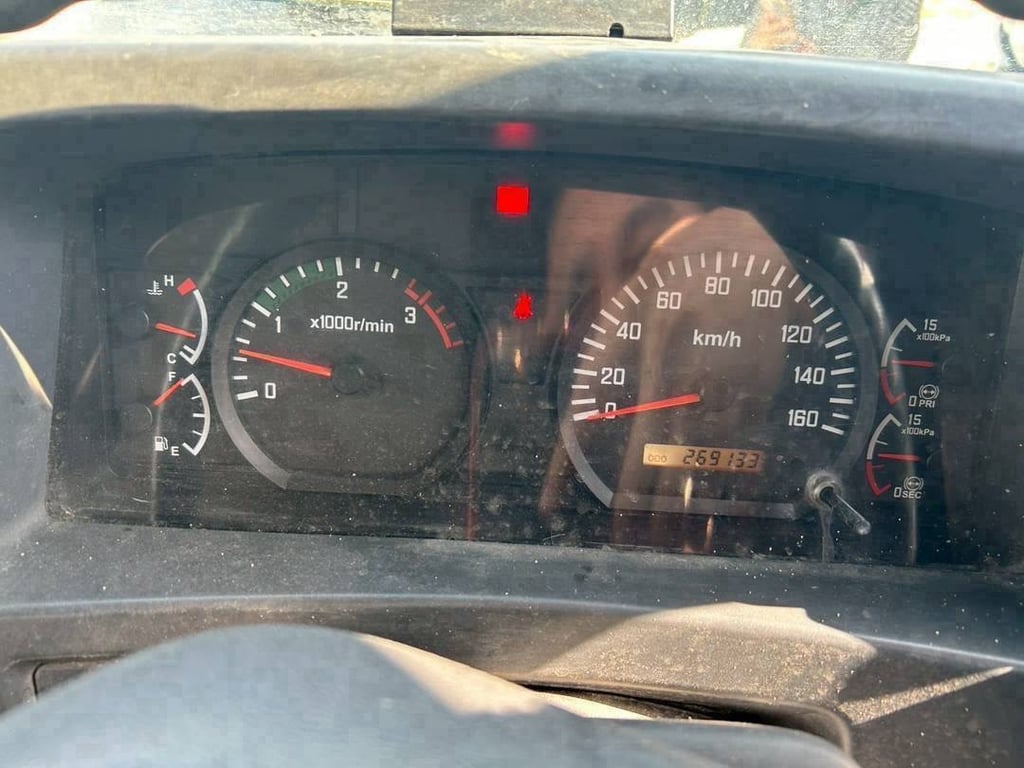สิบล้อพื้นเรียบ ISUZU FVM 240แรง ปี 2555 (5844)