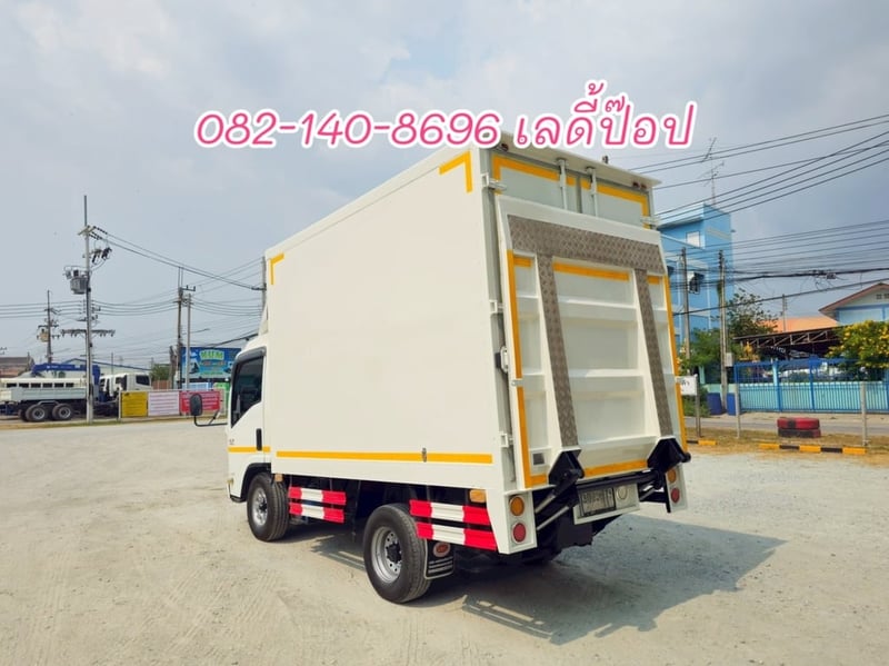 สี่ล้อตู้จัมโบ้มีลิฟท์ท้าย ISUZU NLR 130แรง ปี 64 (3578)