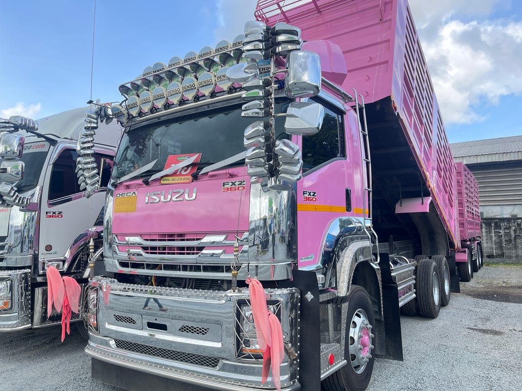 สิบล้อดั้มพ์พ่วงแม่ลูกคอกเกษตร ISUZU FXZ 360แรง ปี 66 (1364,2110) สิบล้อดั้มพ์พ่วงแม่ลูกคอกเกษตร ISUZU FXZ 360แรง ปี 66 (1364,2110)