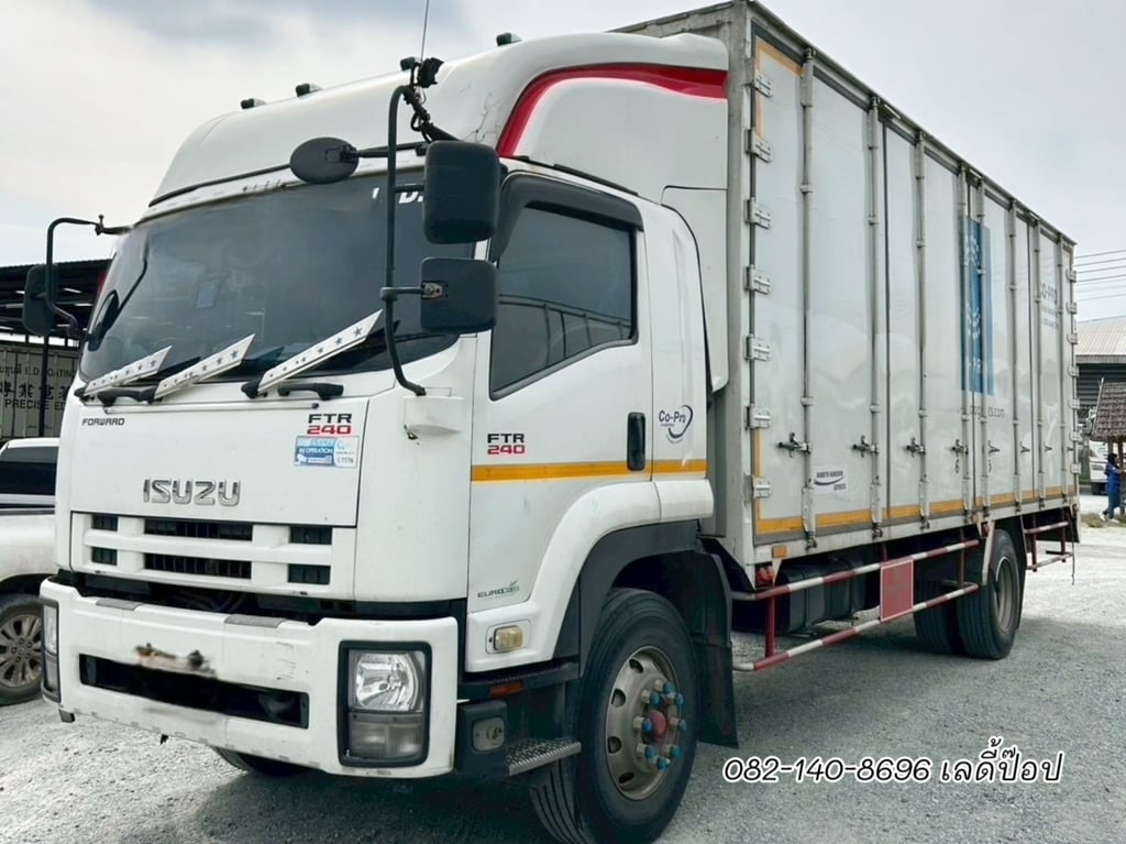 หกล้อตู้สิบบาน ISUZU FTR 240 แรง ปี 2555 (5404)