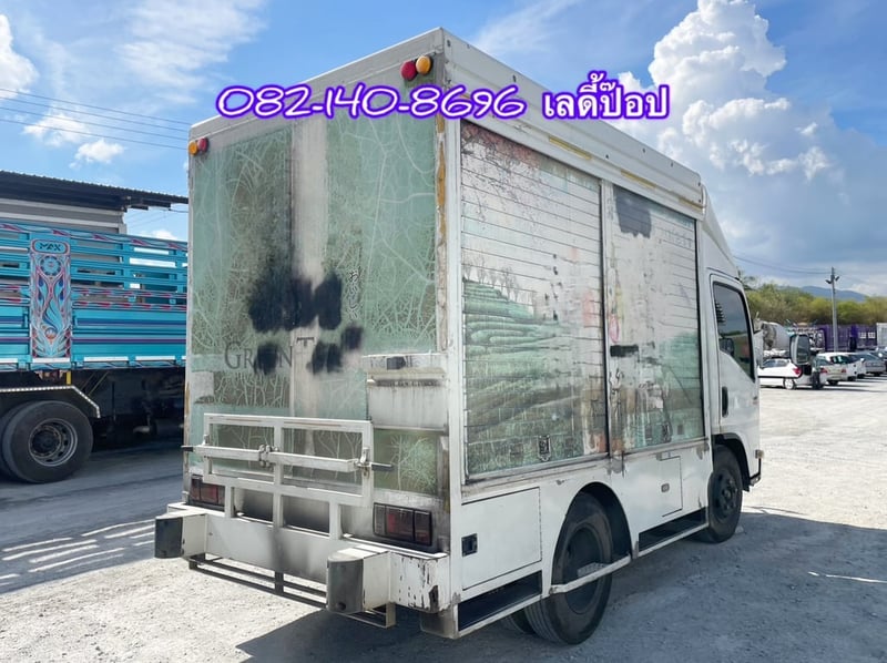 หกล้อตู้ ISUZU NMR 130แรง ปี 2558 (5477)