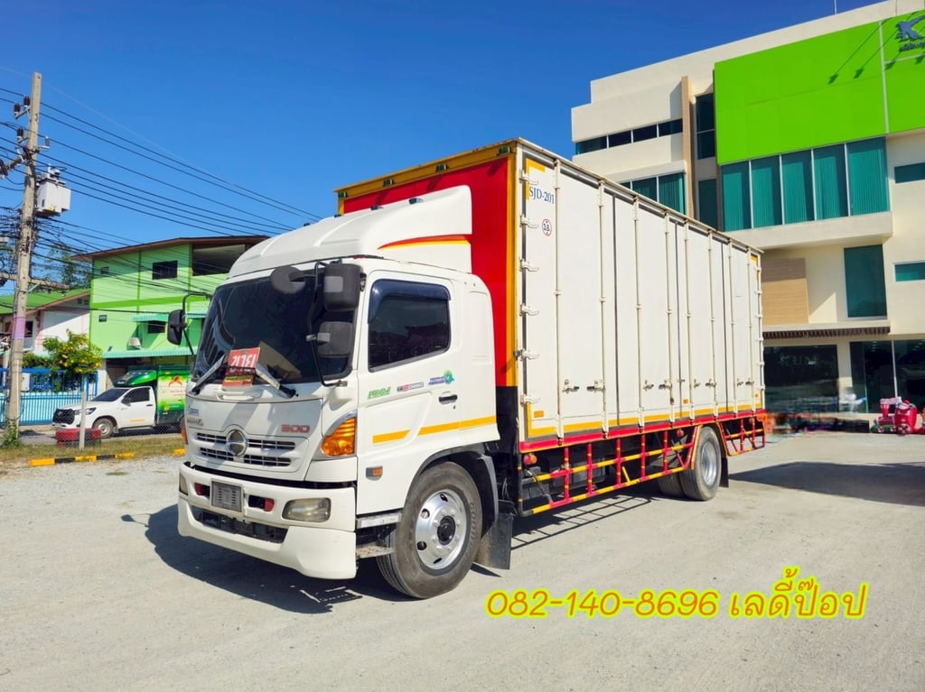หกล้อตู้สิบบาน HINO FG8J 212แรง ปี 56 (0988)
