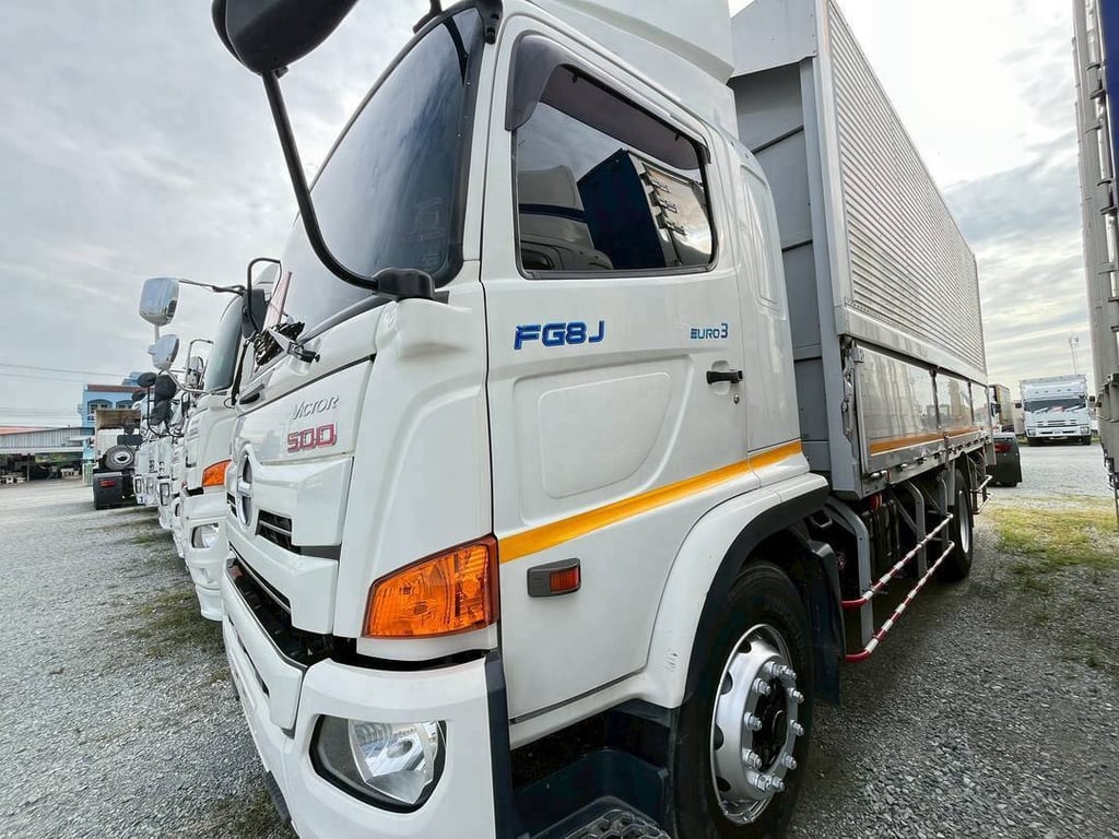 หกล้อตู้ HINO FG8J 240 แรง ปี 2563 (3995) หกล้อตู้ HINO FG8J 240 แรง ปี 2563 (3995)