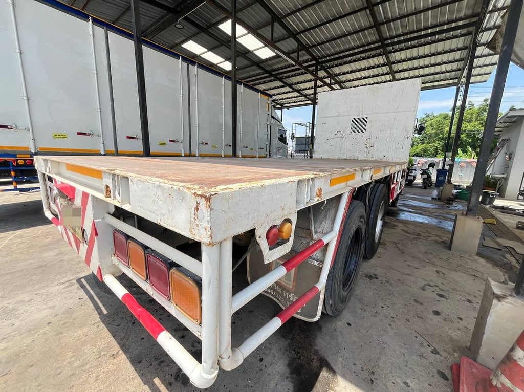 สิบล้อพื้นเรียบ ISUZU FVZ 300แรง ปี 2557 (0978)
