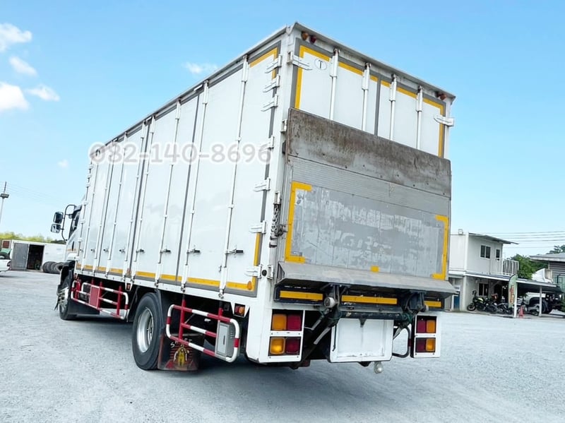 หกล้อตู้สิบบาน ISUZU FTR 240 แรง ปี 65 (2375)