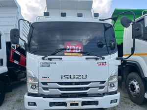 หกล้อดั้มพ์ ISUZU FRR 210แรง ปี 65 (1030)