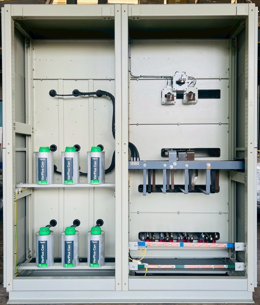 ขายตู้ Mdb Main breaker Schneider 800A breaker ย่อย Schneider 4 ตัว Capbank Schneider 6x25kvar Pipat  Mobile:098-2641749