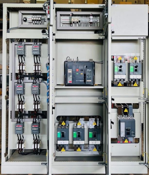 ขายตู้ Mdb Main air circuit breaker Schneider 1600A breaker ย่อย Schneider 6 ตัว 1000A-1 600A-2 คุม capbank 1 ตัว 400A-1 320A-1 Capbank 6x50kvar Pipat Mobile:098-2641749