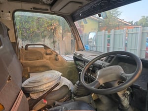 ISUZU NKR รถบรรทุก 6ล้อ ดั้มพ์ ปี2006 ประกันชั้น 1