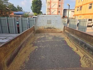 ISUZU NKR รถบรรทุก 6ล้อ ดั้มพ์ ปี2006 ประกันชั้น 1