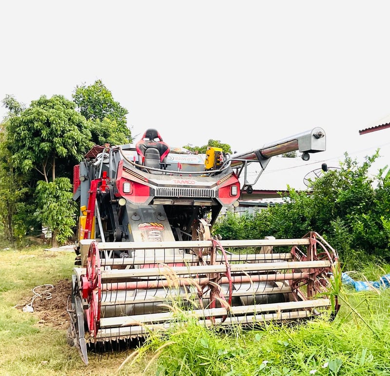 ขายรถเกี่ยวข้าวแทมโก้S5000ราคาพิเศษใช้งานน้อยรถปี 2564