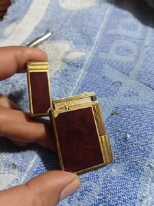 S t. Dupont made in france L2 สีทองลายเฉียง ใช้งานได้ปกติ อะไหร่ครบทุกชิ้น ขาย 7,500 บาท ครับ S t. Dupont made in france L2 สีทองลายเฉียง ใช้งานได้ปกติ อะไหร่ครบทุกชิ้น ขาย 7,500 บาท ครับ
