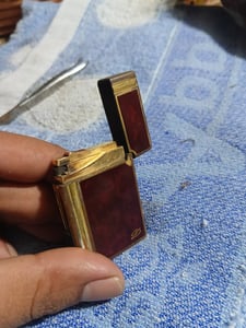 S t. Dupont made in france L2 สีทองลายเฉียง ใช้งานได้ปกติ อะไหร่ครบทุกชิ้น ขาย 7,500 บาท ครับ S t. Dupont made in france L2 สีทองลายเฉียง ใช้งานได้ปกติ อะไหร่ครบทุกชิ้น ขาย 7,500 บาท ครับ