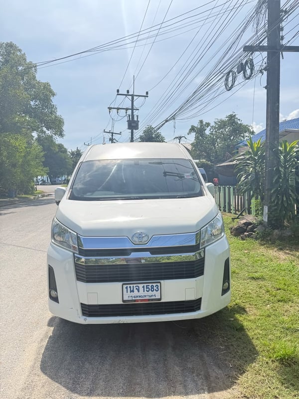 ขาย toyota commuter