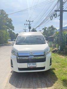 ขาย toyota commuter