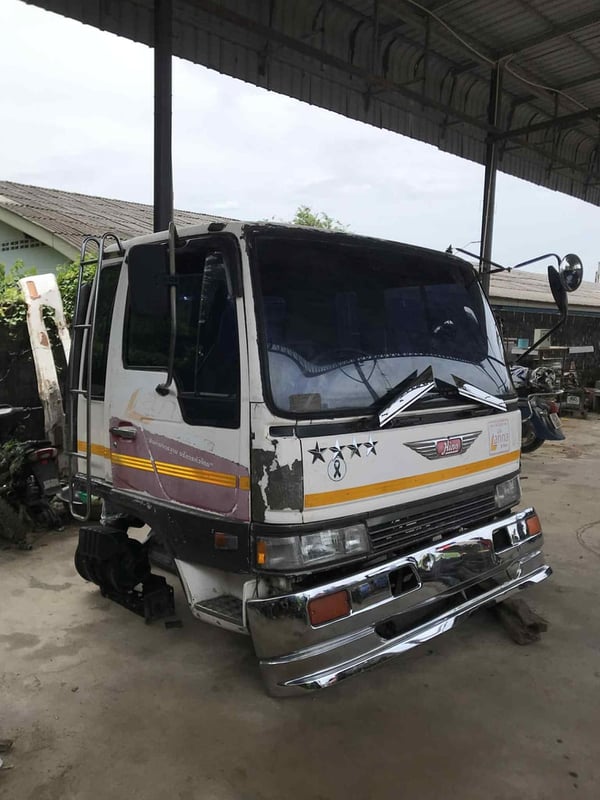 หัวเก๋งสิบล้อสิงห์ไฮเทค หัวกว้าง แถมกันชนหน้าสเตนเลส