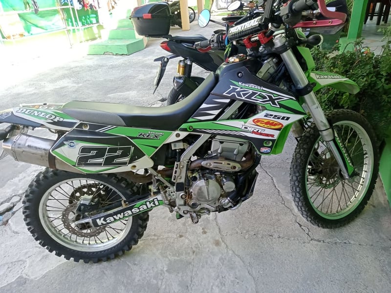 ขายรถ ENDURO KLX 250 พร้อมใช้ ขายรถ ENDURO KLX 250 พร้อมใช้
