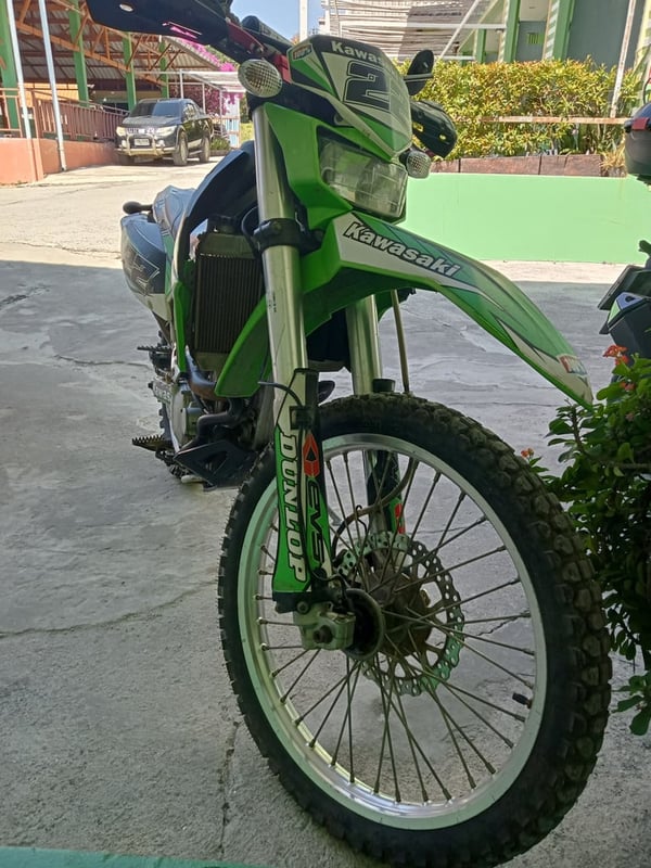 ขายรถ ENDURO KLX 250 พร้อมใช้ ขายรถ ENDURO KLX 250 พร้อมใช้