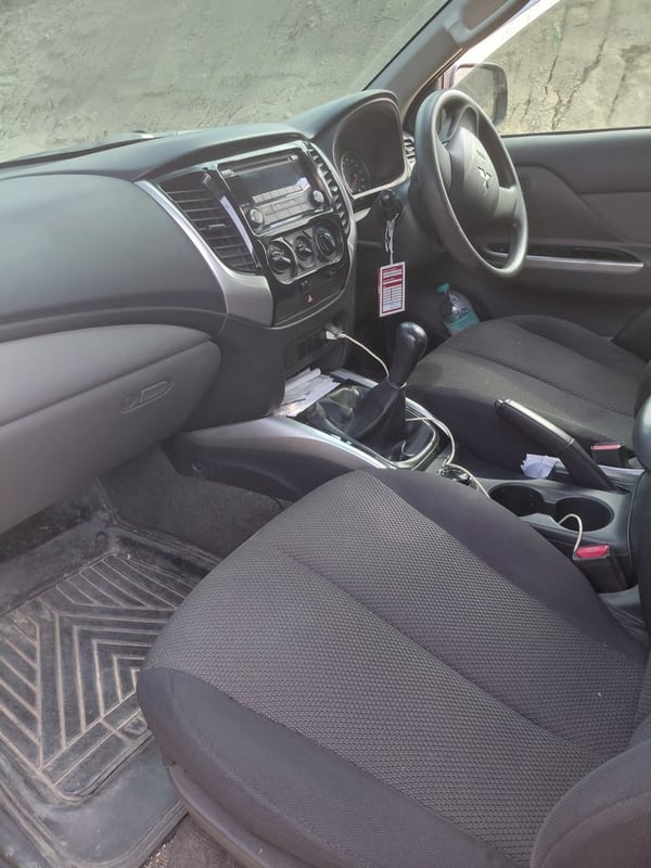 รถสภาพดี ออกป้ายแดง พร้อมใช้งาน พร้อม(โอน รถสภาพดี ออกป้ายแดง พร้อมใช้งาน พร้อม(โอน