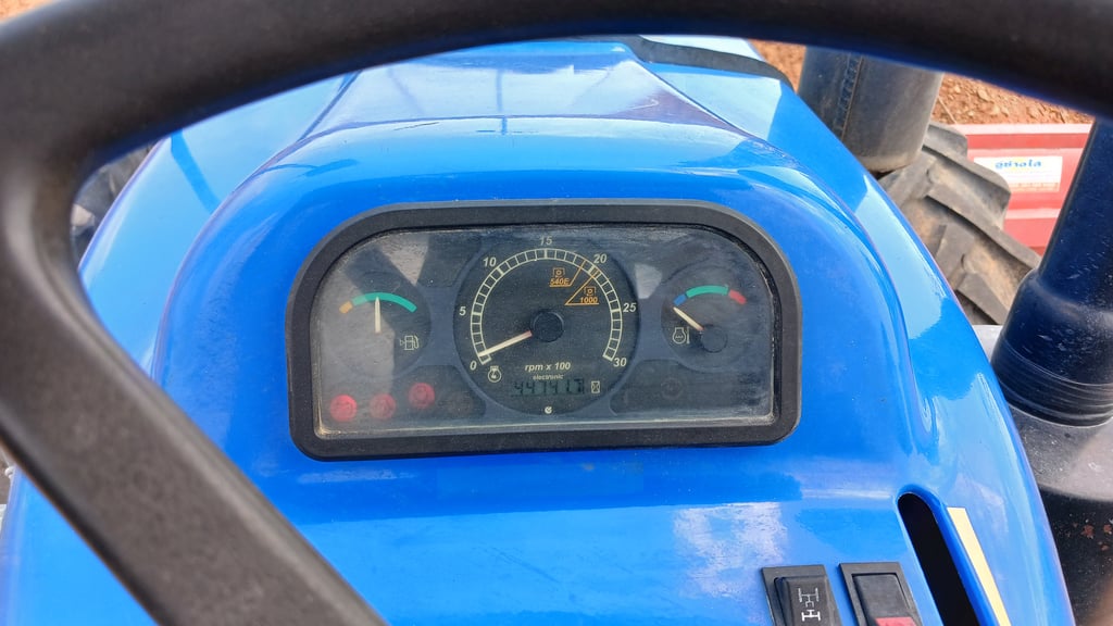 ขายรถไถ NEWHOLLAND 7630 4WD