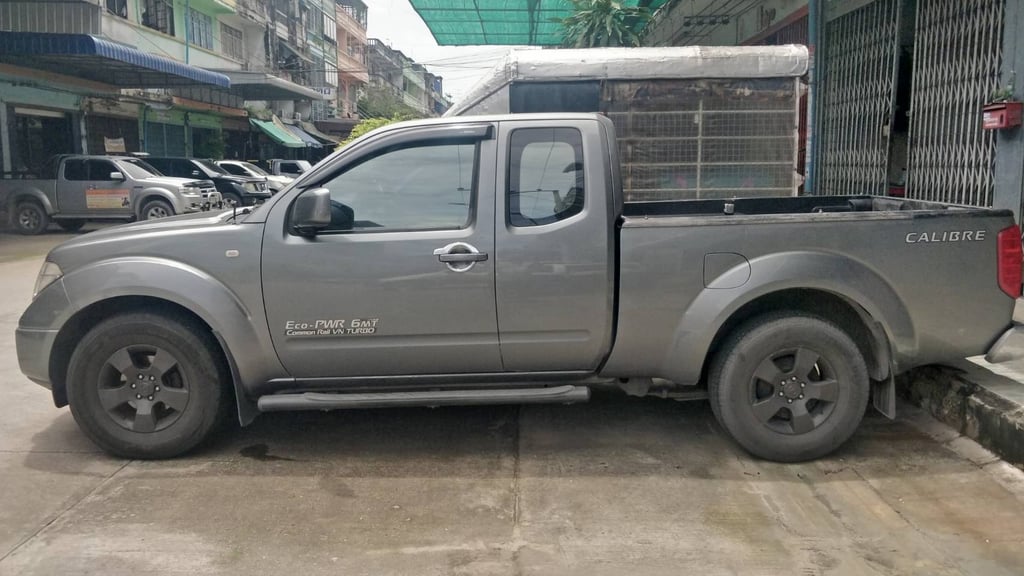 เจ้าของขายเอง nissan navara คาลิเบอร์ ปี 2010 เจ้าของขายเอง nissan navara คาลิเบอร์ ปี 2010