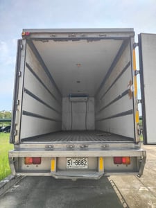 HINO FG 220แรงม้า รถบรรทุก 6ล้อ ตู้เย็น ปี 2015