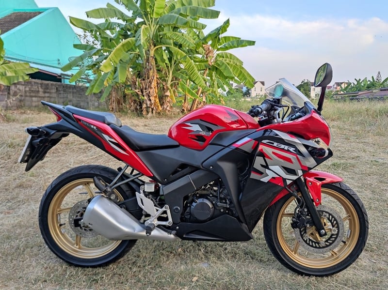 ลดราคา Honda CBR 150R ครับ