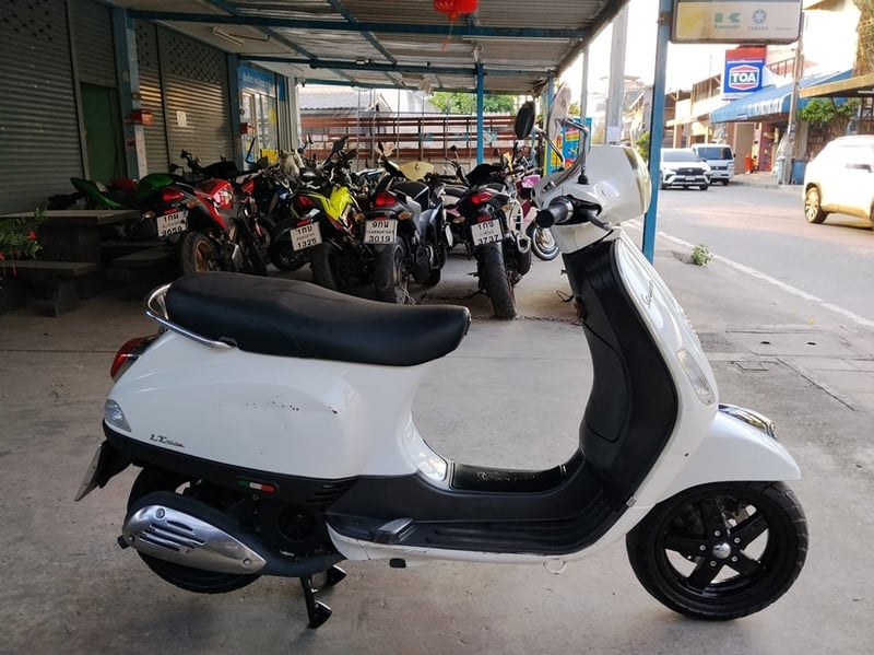 ลดราคา Vespa LT 125 3Vie ครับ