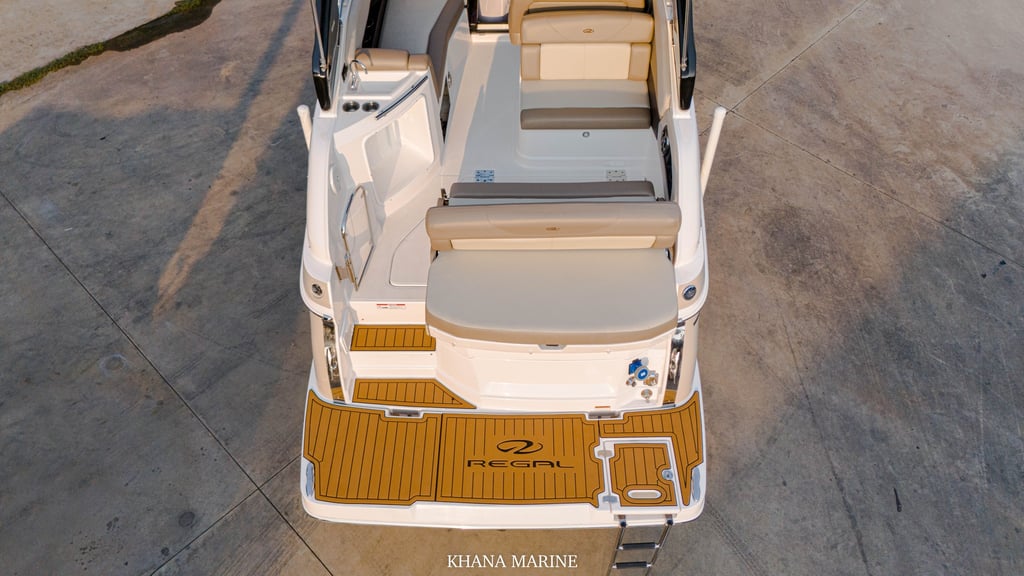 2014 Regal 28 Express | MerCruiser 350 MAG