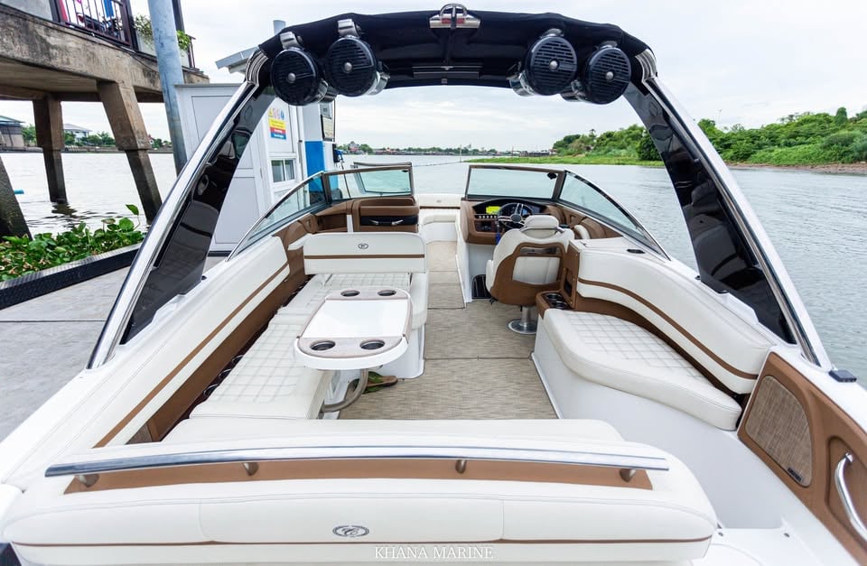 Cobalt R7 เครื่องยนต์ MerCruiser 8.2L V8 ตัว