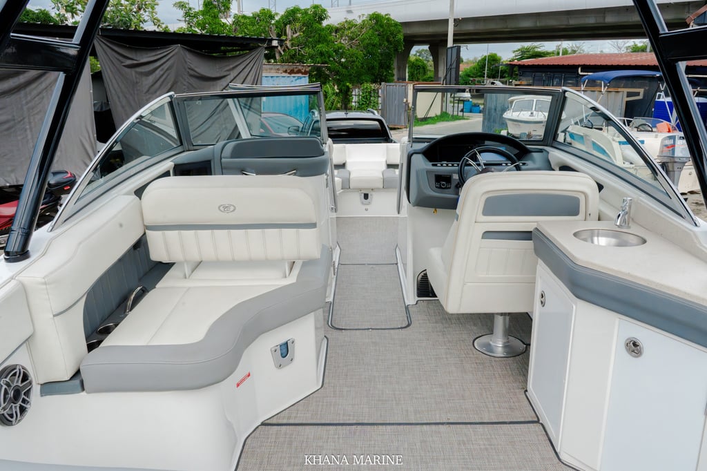 2018 Cobalt 25 SC Outboard | Yamaha 300HP